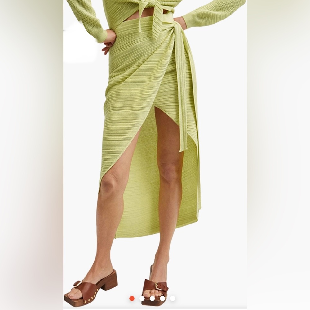 NWT Mango Lime Green Nudo Skirt‎